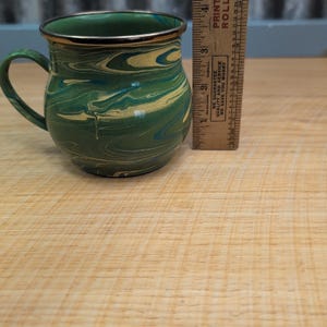 Vtg MacKenzie Childs Camp Green Marble Swirl Enamel Handled Mug 16 oz Retired immagine 12