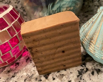 Henna Dye-Containing Shampoo Bar