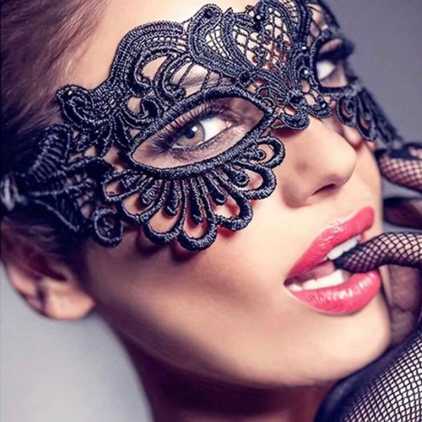 Black Masquerade - Cosplay - Black  Lace Mask Halloween - Fancy Dress - Burlesque Dance Costume