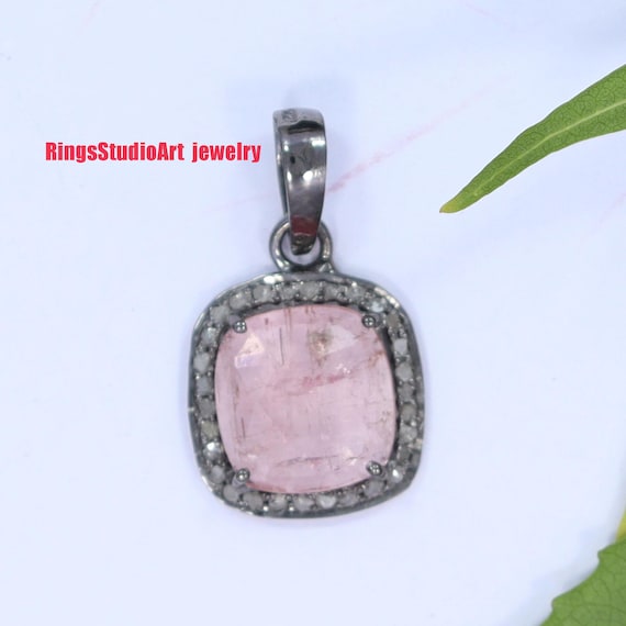 ハンドメイドのピンクトルマリンペンダント：酸化スターリングシルバー