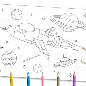以下が含まれることがあります： ロケットが宇宙を飛んでいる白黒の塗り絵。ロケットは大きく丸いエンジンと長く尖った鼻を持っている。背景には星、惑星、彗星がある。