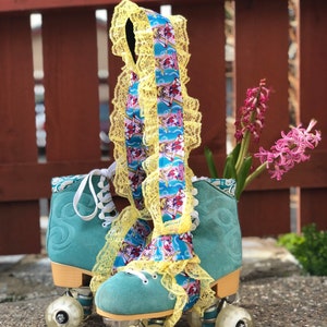 Lacy sailor moon roller skate leash