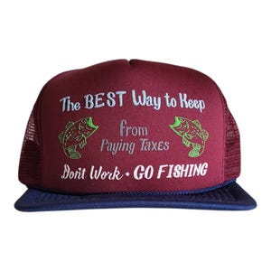 Vintage truckerkeps med motivet "Don't Work Go Fishing" – rödbrun och blå mesh snapback-keps, rolig fiskecitat-keps, retro 80-tals fiskargåva