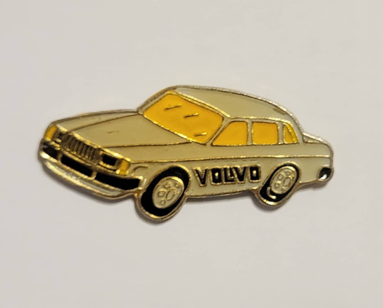 Volvo Pin -  Finland