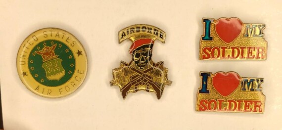 Vintage Enamel Pins // I love my Soldier // Airbo… - image 1