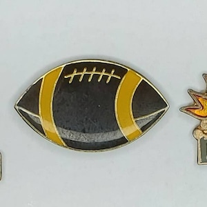 Vintage Enamel Ohio State Buckeyes Pins // Football Pin // I Love Ohio // O-H-I-O // Beat Michigan // True Vintage Metal pins // NOS VTG 90