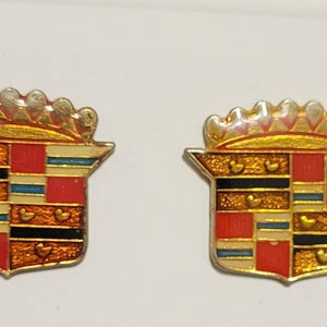 Vintage Enamel Pins // Single Pin // Classic Cadillac Emblem vintage Cars // Classic Car deadstock // Rare Retro Metal pins // NOS VTG