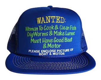 Vintage jaren 80 truckerhoed – grappige visserspet "Gezocht" – retro mesh snapback – boot- en motorhumor humor geborduurde hoed