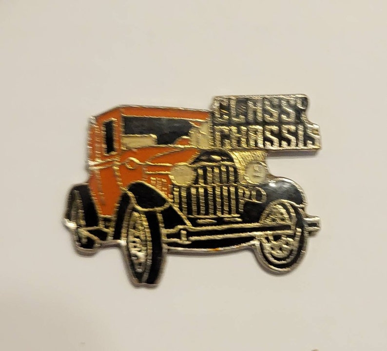 Vintage Enamel Pins // Set of 1 // Classic Chassis // Antique Classic Car // 1932 Ford 5 Window