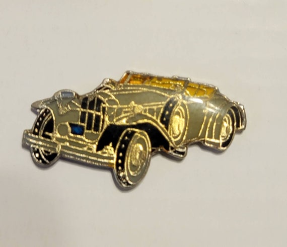 Vintage Enamel Pins // Set of 1 // 1937 Mercedes-… - image 1