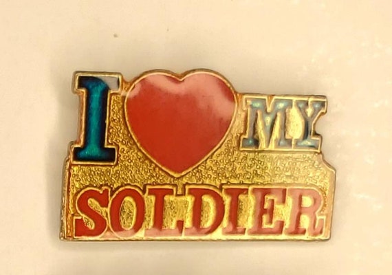Vintage Enamel Pins // I love my Soldier // Airbo… - image 4