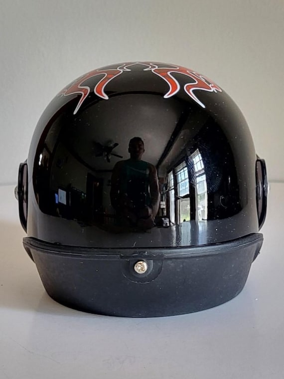 Vintage Black Motorcycle Helmet Ashtray – Flip-up Visor, Flames