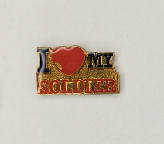 Vintage Enamel Pins // I love my Soldier // Airbo… - image 2