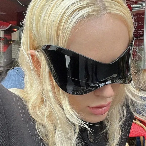 Y2K Mirror Mask Sunglasses Rave Festival Sunglasses Unisex Designer Eyewear Celebrity Inspired Futuristic Punk Rock Sunglasses