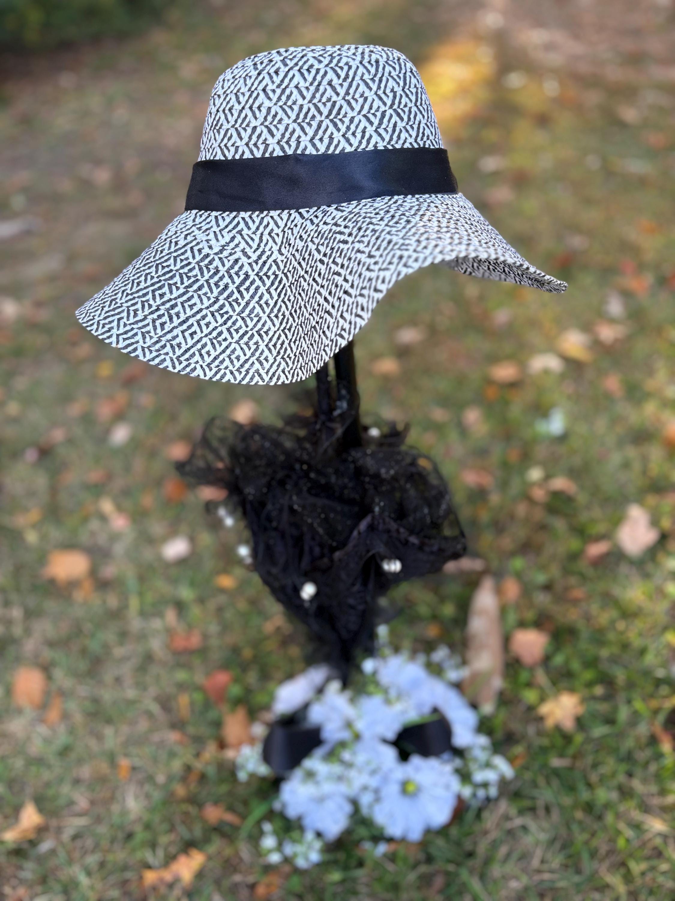 Decorative hat stand with black lace umbrella & high heels - Thumbnail 2