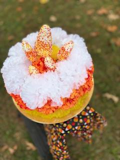 Candy Corn Floral Cake with place mat - Thumbnail 3