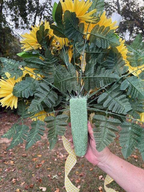 Yellow Spider Mum Mausoleum Cemetery Flower - Thumbnail 3