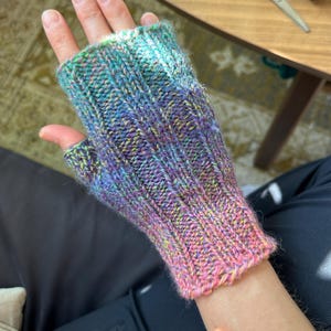 Basic Fingerless Gloves Knitting Pattern for beginners, instant download