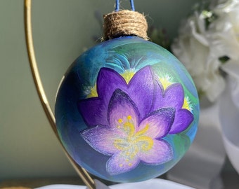 Oplichtend met de hand beschilderd ornament - ontwerp met lichtgevende bloemen; inclusief 3 party gloeilampen (ornamentstandaard NIET inbegrepen)