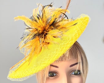 Bibi jaune, serre-tête, plumes, coiffure, coiffure, chapeau de mariage, casque fait main.