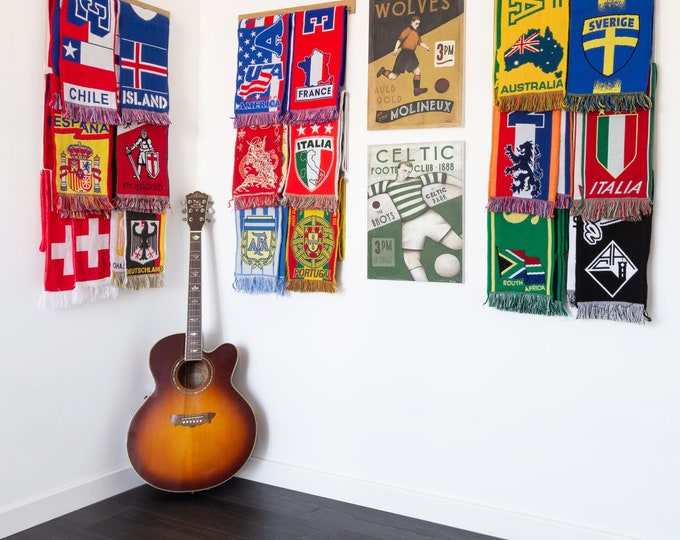 Sport scarfs display rack- Football Soccer scarves display Holder-Support d'écharpe - Oak and Brushed Stainless Steel