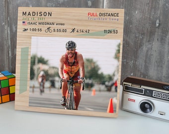 Triathlon photo frame personalized - Full and half distance photo printed wood - Gift for triathletes- Custom Oak Picture frame for athletes