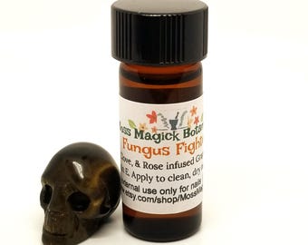 Fungus Fighter Nail Oil, Tea Tree, Clove, Rose Infused Grapeseed Oil, 0.5 oz glass bottle