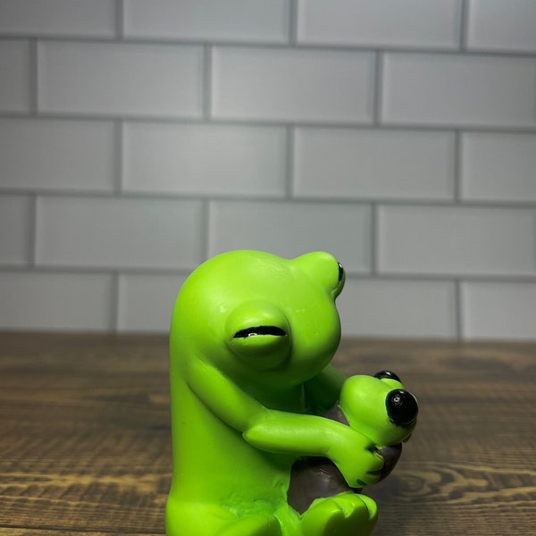 Adorable Handmade Froggy Mother Figure Mother’s Day Art Toy Resin Frog Figurine Miniature Cute Little Cursed Statue Person