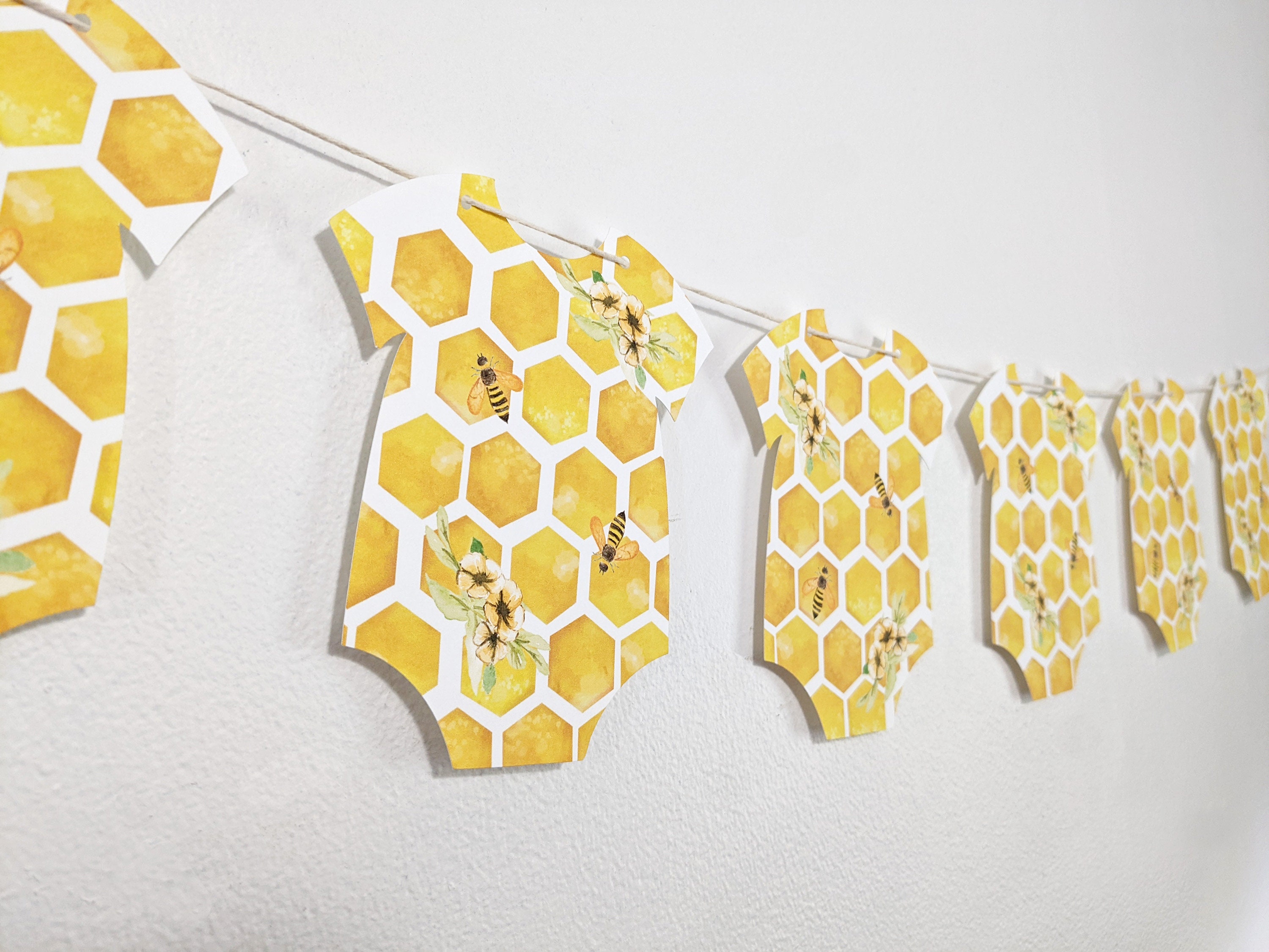 Sifan Honey Bee Party Decorations, Bumble Bee Baby Shower Hanging Paper Fans Lanterns Tissue Honeycomb Ball Glitter Circle Dot Garland