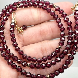 Splendida collana di granato / Granato micro sfaccettato di alta qualità / Collana di granato rosso / Collana da donna / Collana di perline rosse / Pietra preziosa / Amore