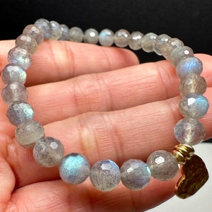 Stunning labradorite bracelet. 6mm strong flash faceted Labradorite. AAA beaded labradorite bracelet. Stacking jewelry. Women’s bracelet