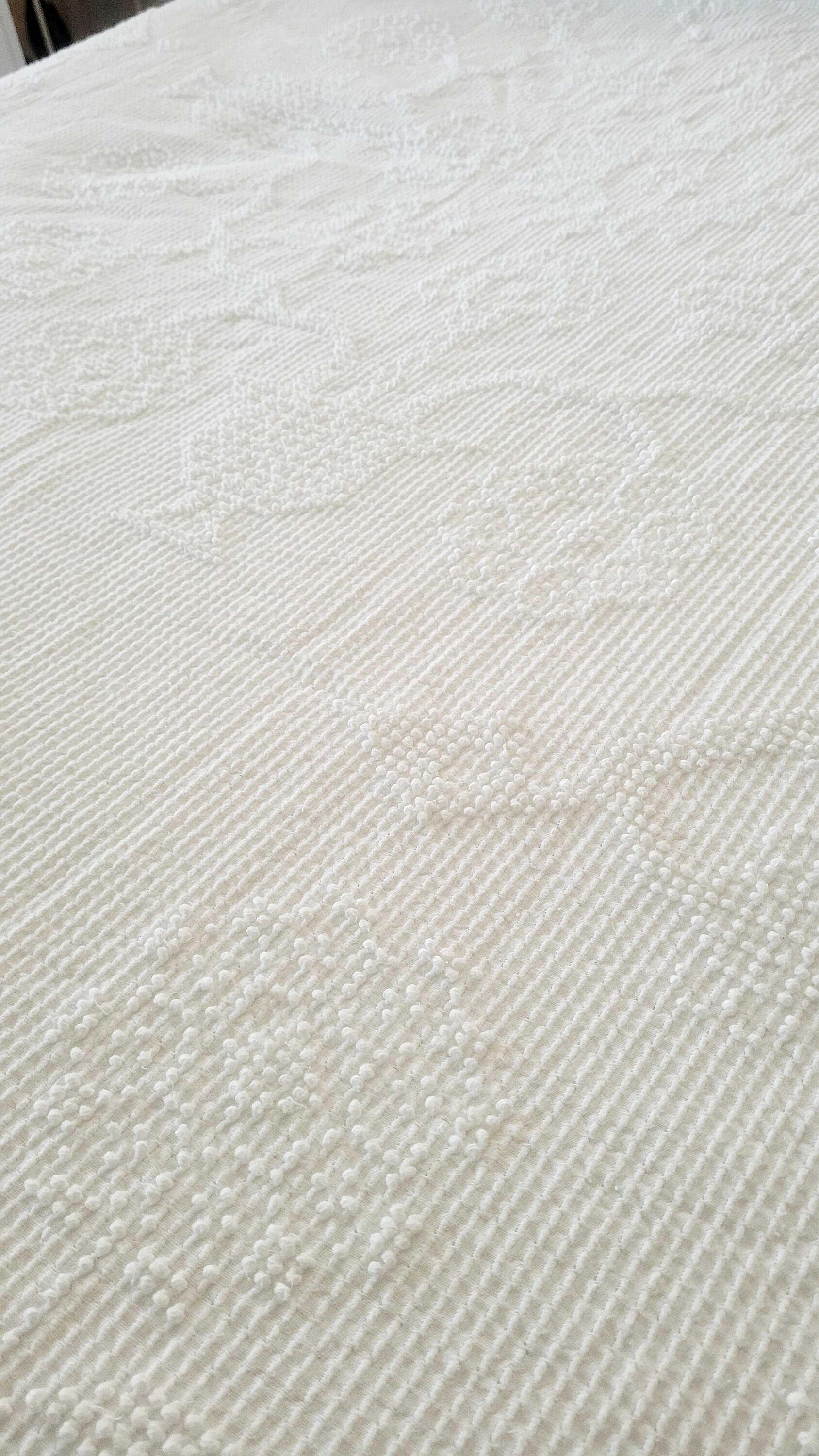 Vintage Bates of Maine Cotton Chenille Coverlet Bedspread Comforter
