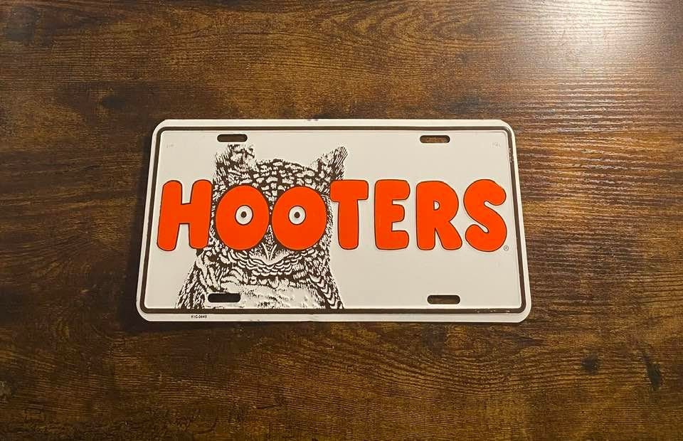 Hooters ライセンスプレート 2000年代 Hooters original location in