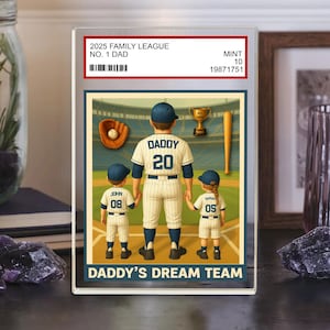 Placa acrílica personalizada con figura de papá e hijos del béisbol número 1, regalo para el Día del Padre, para papá y esposo, estilo tarjeta coleccionable.