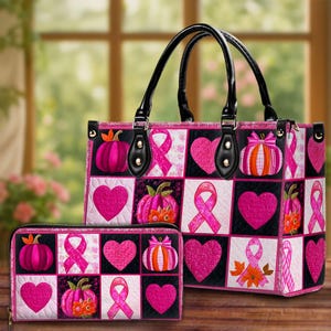 Breast Cancer Awareness Pink Pumpkin handtas en portemonneeset, gewatteerde hartportemonnee, ondersteuningscadeau voor vrouwen, Breast Cancer Awareness-portemonnee