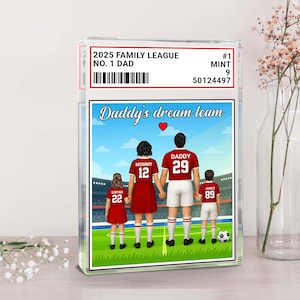 Figura personalizada de papá e hijos del número 1 de fútbol americano, placa acrílica, llavero, colgador para coche, regalo del Día del Padre, estilo tarjeta coleccionable.