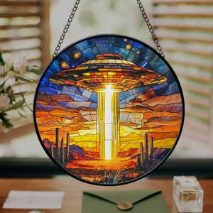 UFO Faux Stain Glass Suncatcher Prezent dla Miłośników UFO, Dekoracja UFO Wisząca Na Oknie Domu, Latający Spodek Ścienny, Prezenty Dla Miłośników Obcych Statków Kosmicznych