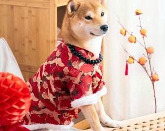 Tenue de Nouvel An pour chiens et chats, costume chinois de fête du printemps, manteau en peluche rouge pour grands chiens, chiots et chats, vêtements d'hiver personnalisés pour animaux de compagnie