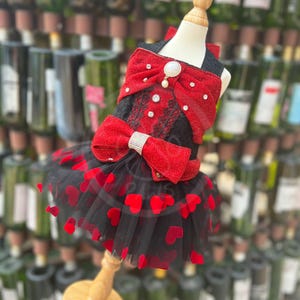 Anpassbares Hochzeitshundekleid, Geburtstagshundekleid, rotes Herz gemustertes Tüllkleid für große Hunde und Katzen, Haustierkleidung Prinzessinnenkostüm