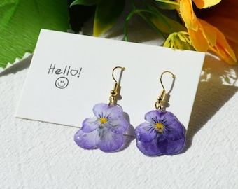 Handgemachte echte gepresste Blumenohrringe, Violette Stiefmütterchenohrringe, Harzohrringe, Hochzeit baumeln Tropfenohrringe, perfekte Geburtstagsgeschenke für Sie