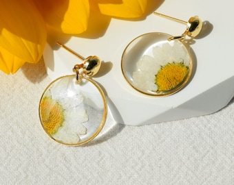 14K Gold Handmade Real Pressed Flower Earrings, Dry Daisy Flower Resin Earrings, Dangle Drop Earrings, Wedding Earring, Perfect Gift for Her
