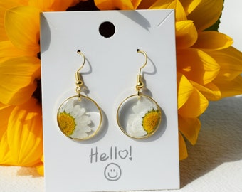14K Gold Handmade Real Pressed Flower Earrings, Dry Daisy Flower Resin Earrings, Dangle Drop Earrings, Wedding Earring, Perfect Gift for Her