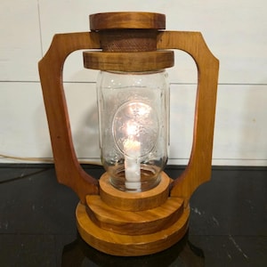 Amish Lamp Craftsmanship Rustic Mason Jar  With Wooden Base Farmhouse Lodge
