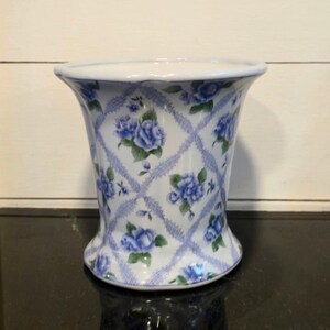 Vintage Cache Pot French chic style hand painted hydrangea & lace Flower vase
