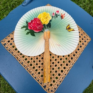 Antique Chinese Paper Bamboo Hand Fan Folding Floral Hand Painted Handle Art 70s Made in Peoples China