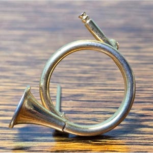 Vintage Gold Tone French Horn Brooch: Music Lover Jewelry