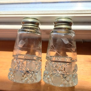 Vintage Etched Crystal Glass Salt & Pepper Silver 1930&#39;s Mother of Pearl lids MOP EAPG