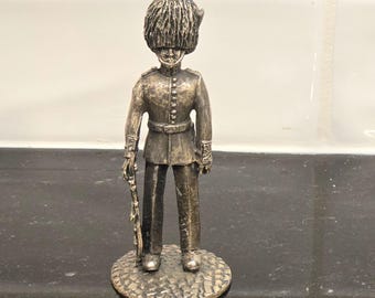 Meccano Ltd Handcrafted Pewter Grenadier Guardsman Military Soldier Figure England 4.25"