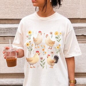 Wildflower Chicken Shirt, Comfort Colors Floral Chicken Tshirt, Chicken Lover, Chicken Mom Tee, Cottagecore Farm Girl T-shirt, Farmer Gift