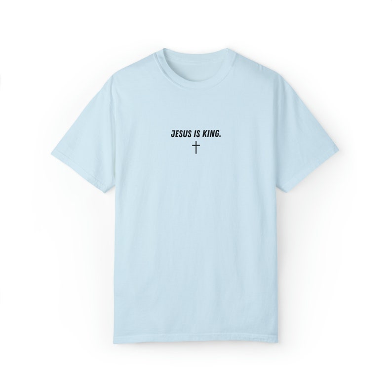 Jesus ist König Shirt für Männer, christliches Shirt der Männer, Jesus Shirt, religiöses Shirt, Glaube Kleidung, christliches Geschenk, Anbetung Shirt Chambray